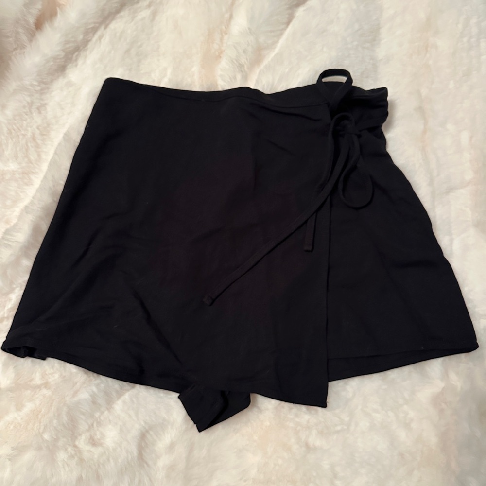 H&M Black Women's Wrap Skort